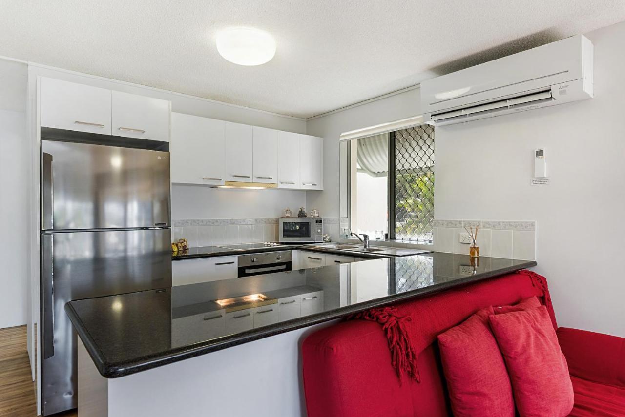 Surfcomber On The Beach Maroochydore Exterior foto